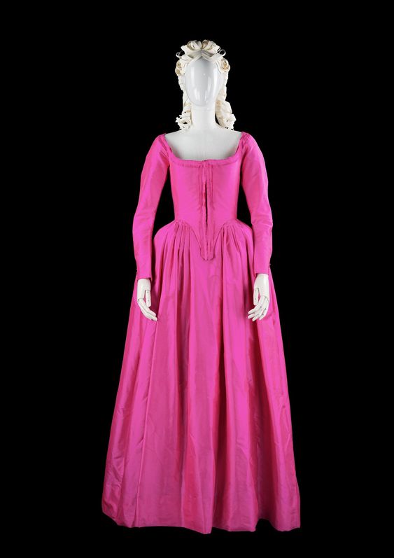 Catherine de Grote Cosplaykost - Vintage Slip Dress recensie en prijs