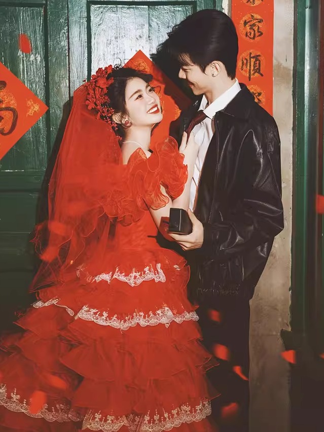 Rode vintage streetstyle trouw - Vintage Fashion Photographers recensie en prijs