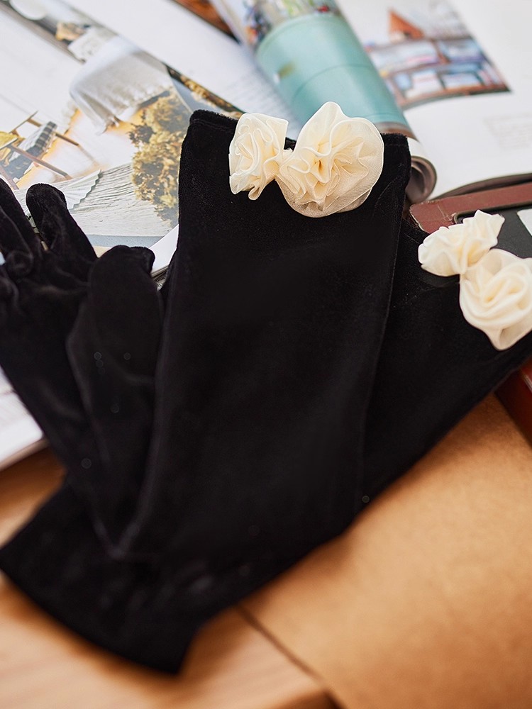 Vrouwen Elegante Zwarte Bloem  - Vintage Fashion Photographers recensie en prijs