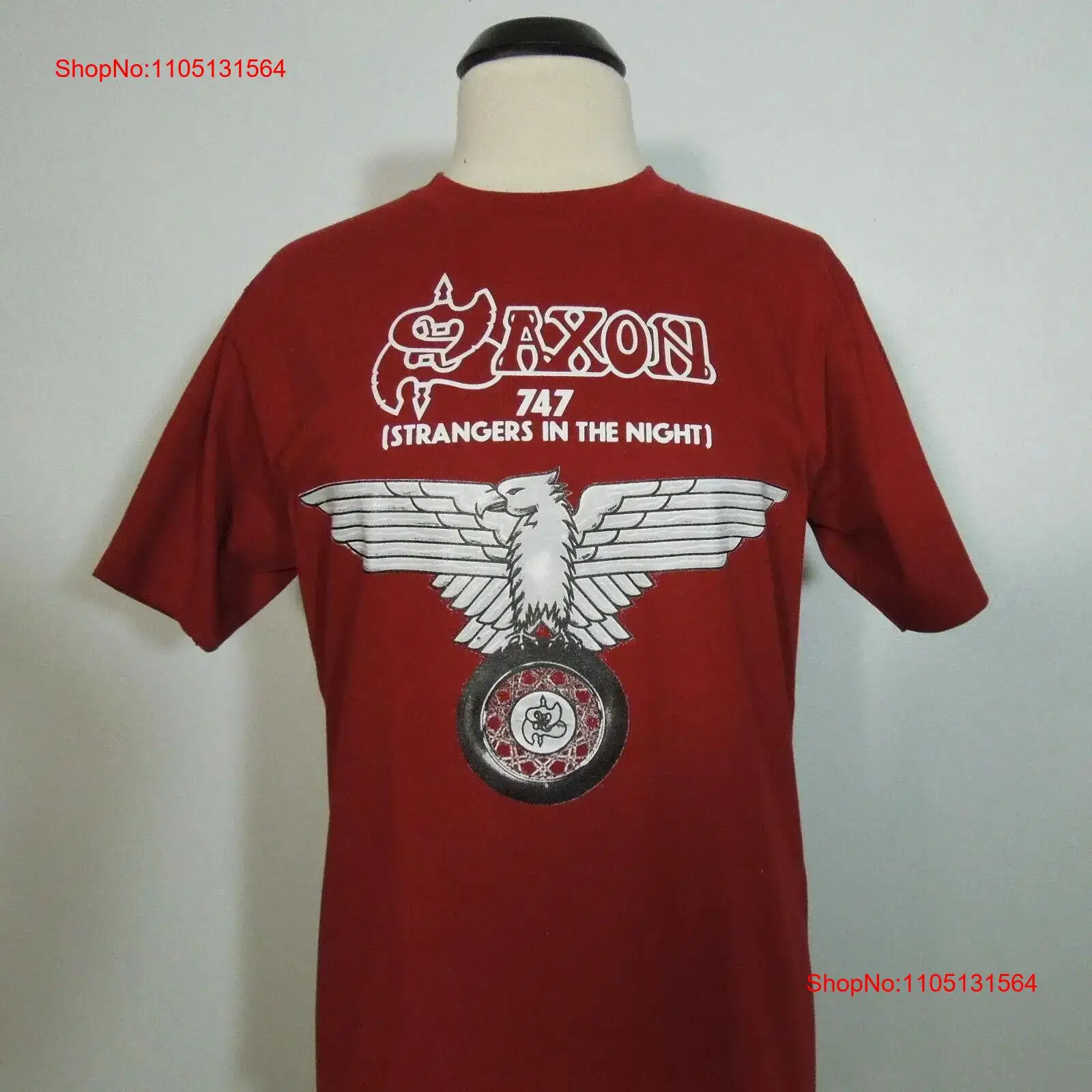 SAXON 747 Strangers In The Nig - Vintage Fashion Logo recensie en prijs